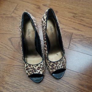 Nine West Animal Print Women High Heels size 6